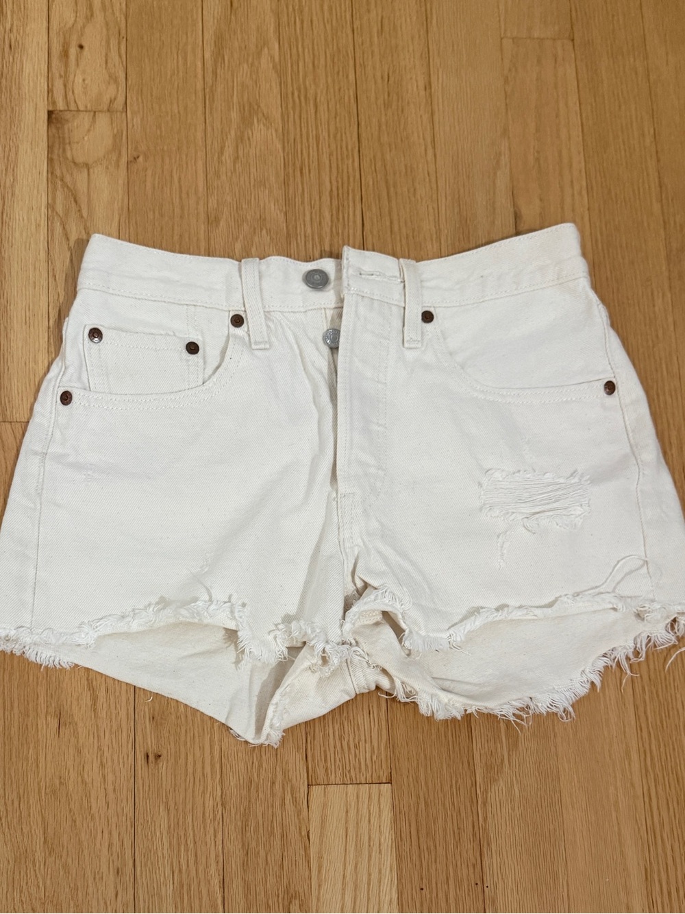 Levi’s 501 White Distressed Denim Shorts W26 High Rise Raw Hem
